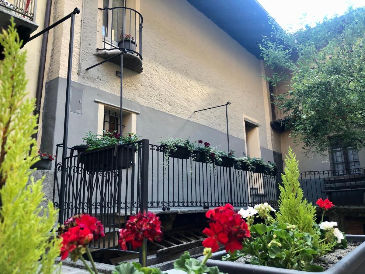 Domus Apartments Aosta Buitenkant foto